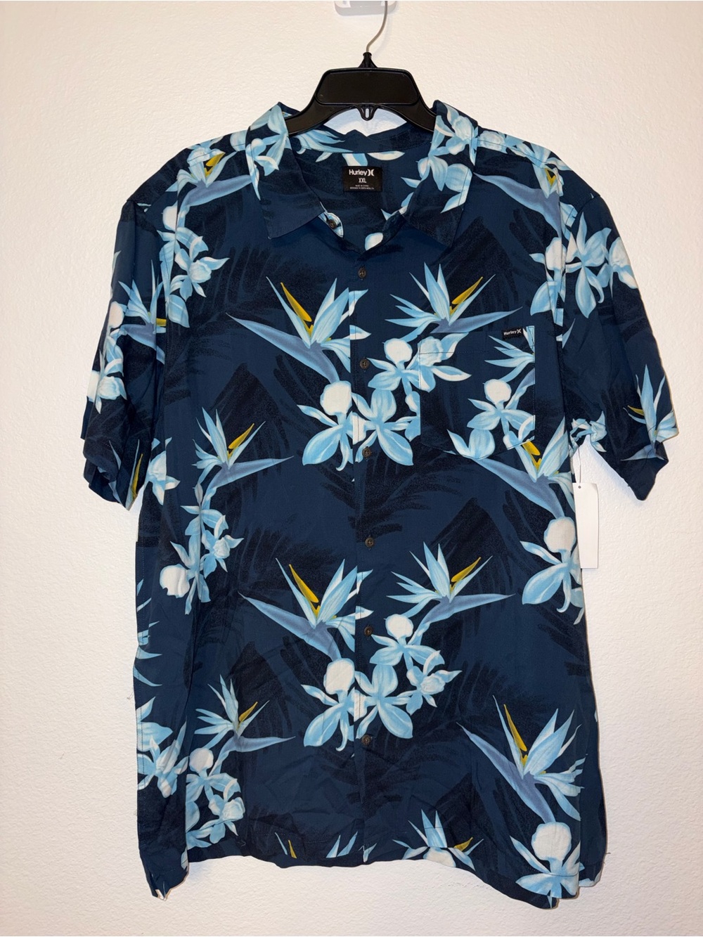 Hurley Mens XXL NWT Hawaiian Floral Short Sleeve Button Down Shirt Blue
